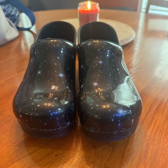 Dansko size 41 awesome starlight cute comfy shoes. Little wear - Picture 2 of 9